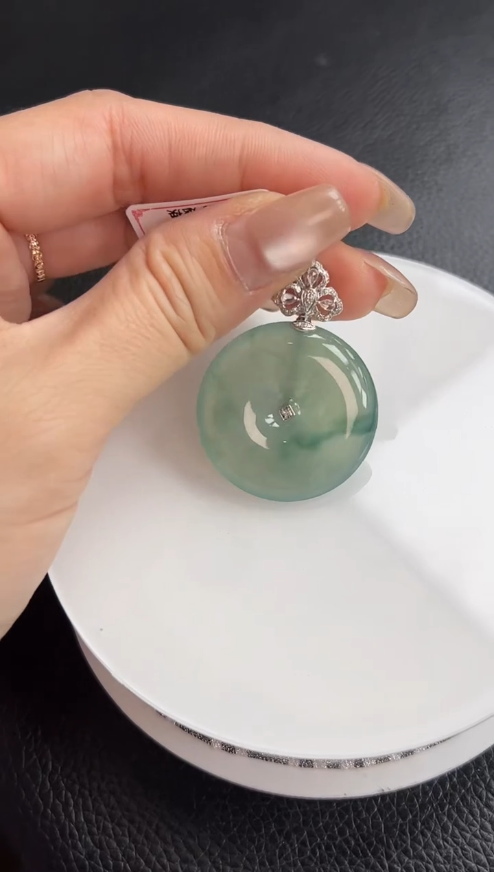 【闪购商品】翡翠颈饰18K金镶嵌平安扣