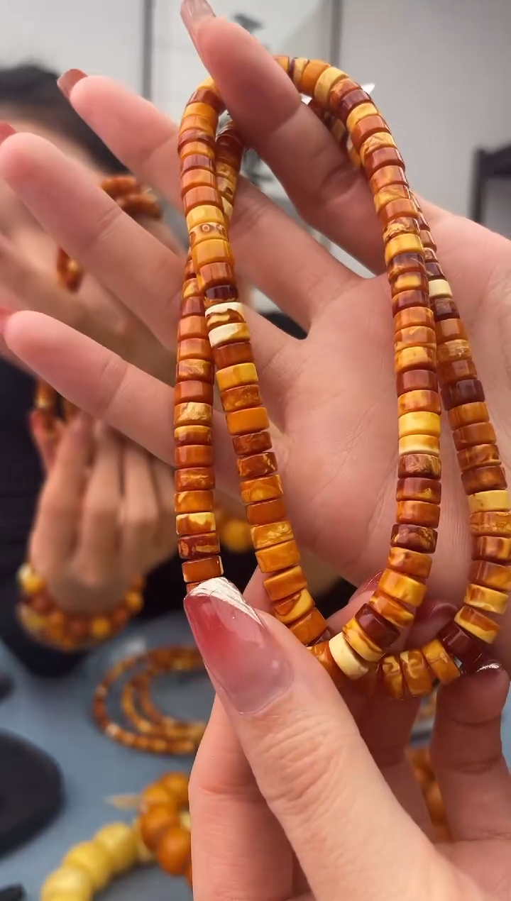 【闪购商品】琥珀珠宝奇石未镶嵌，假一罚十024