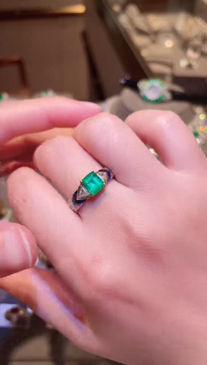 【闪购商品】祖母绿戒指18K金镶嵌1.03ct