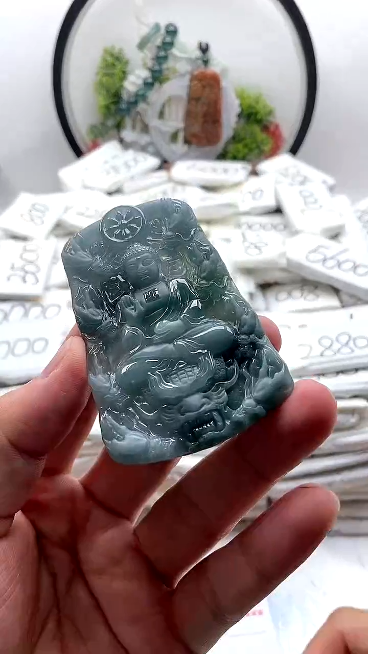 翡翠未镶嵌颈饰阿弥陀佛