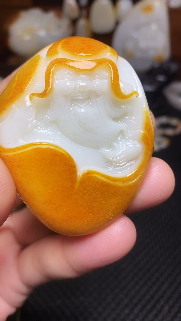 笑**生天然玉石             