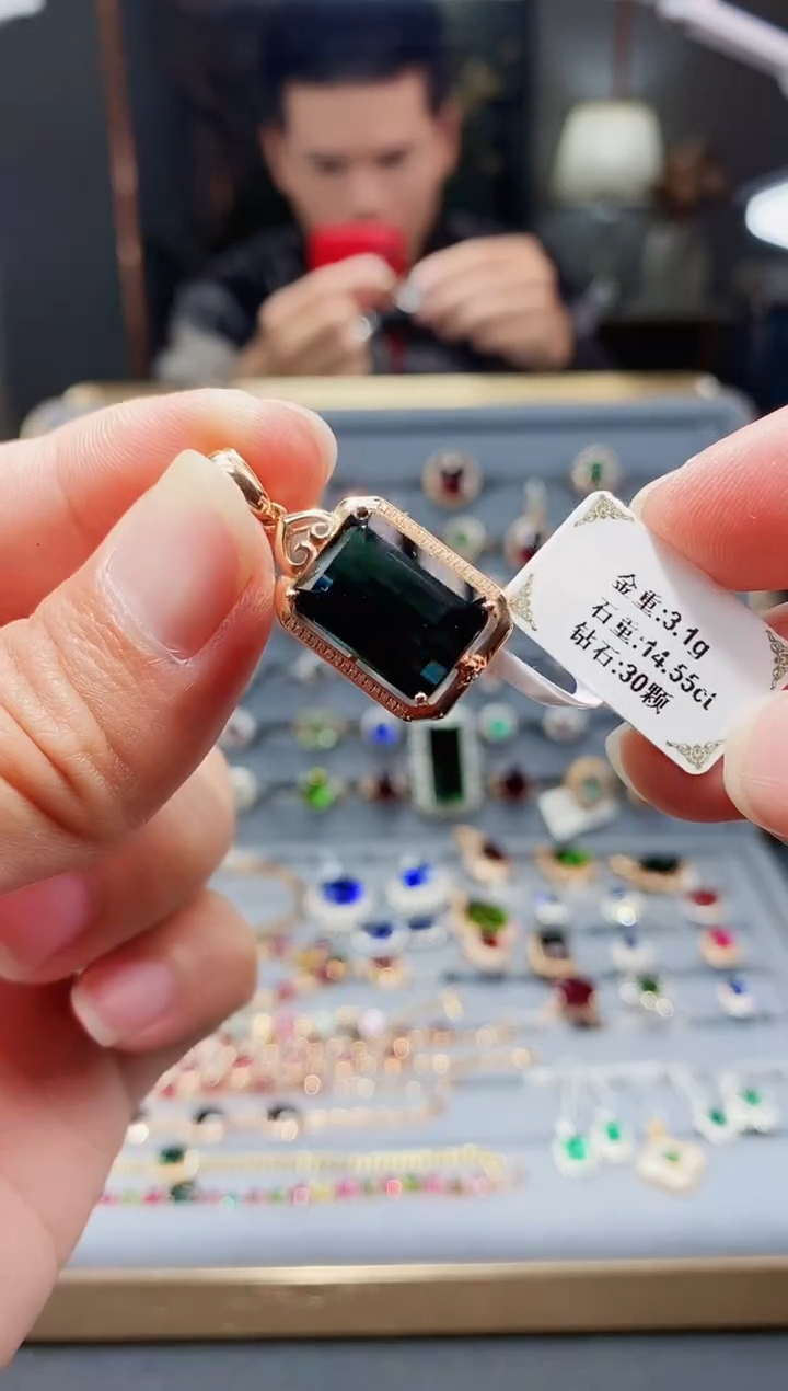 【闪购商品】碧玺颈饰18K金镶嵌14.55.