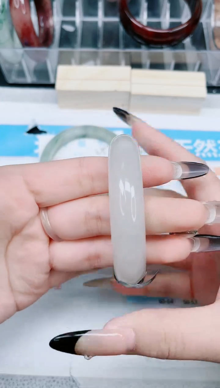 【闪购商品】石英质玉手镯未镶嵌376-56.5