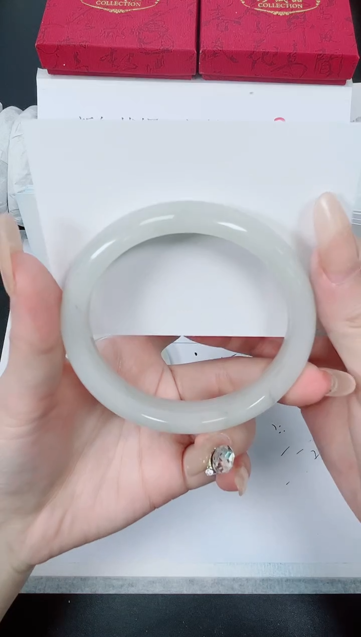 【闪购商品】石英质玉手镯未镶嵌K126-60.4