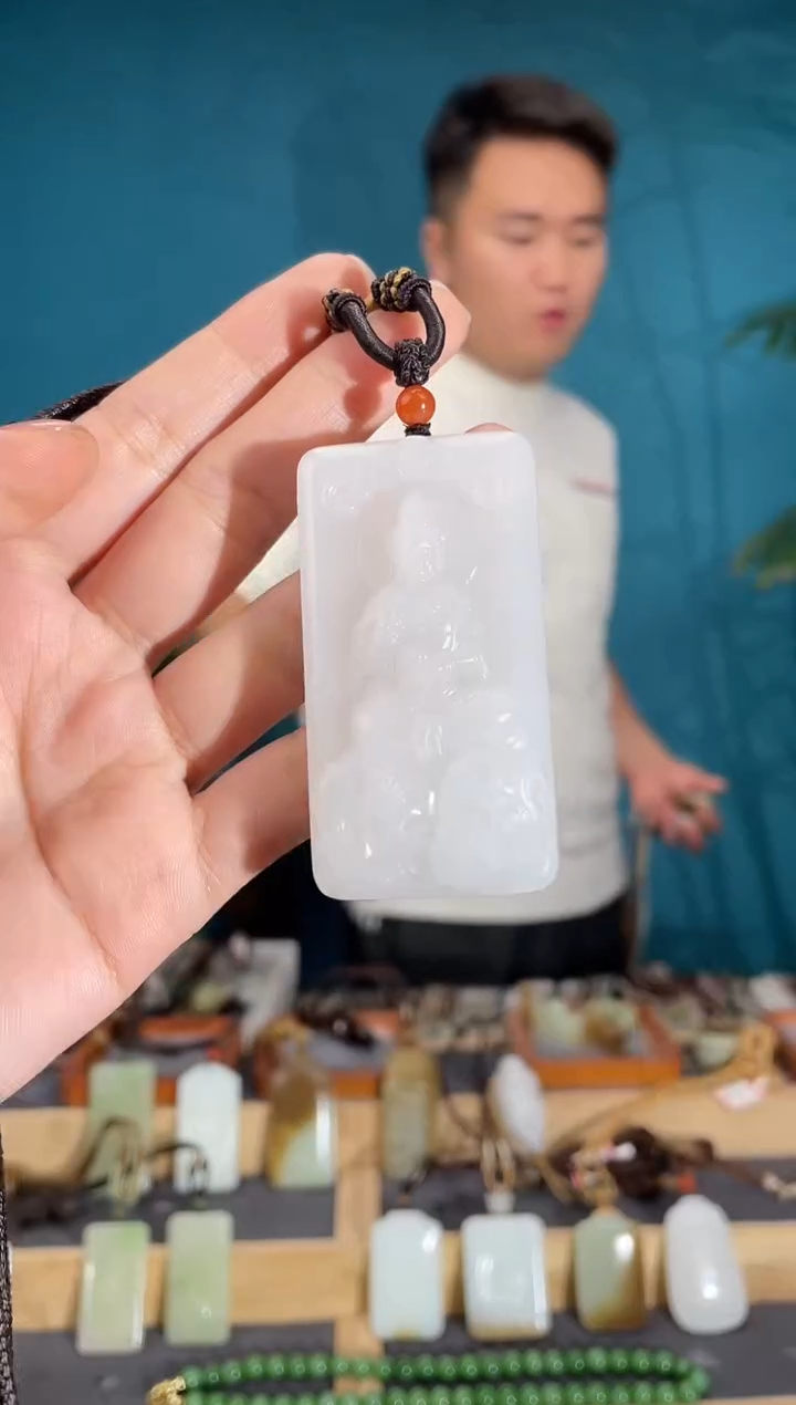 颈饰未镶嵌和田玉1