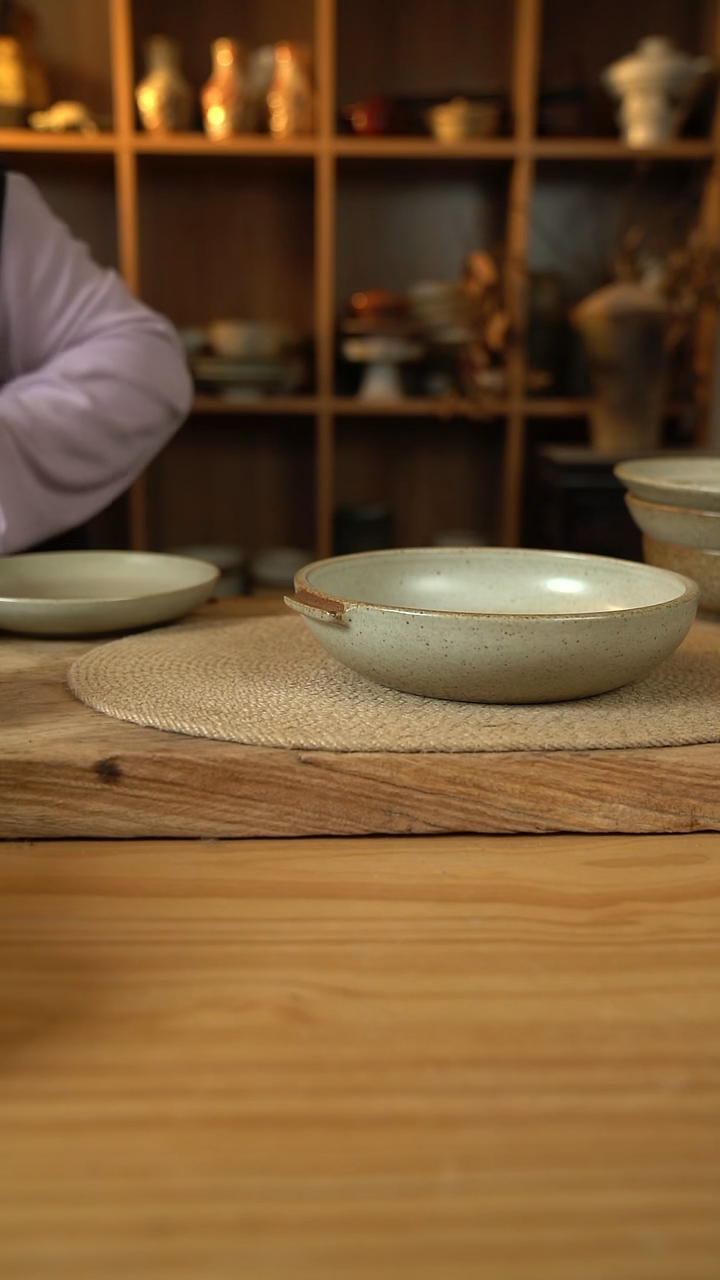 奶奶系列的8英寸双耳盘1个