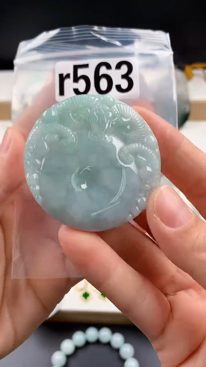 颈饰未镶嵌翡翠天然翡翠吊坠挂件