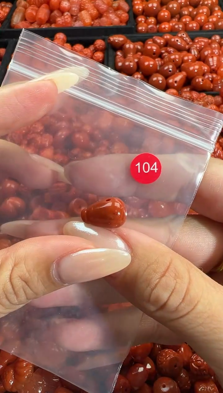 颈饰未镶嵌南红玛瑙1