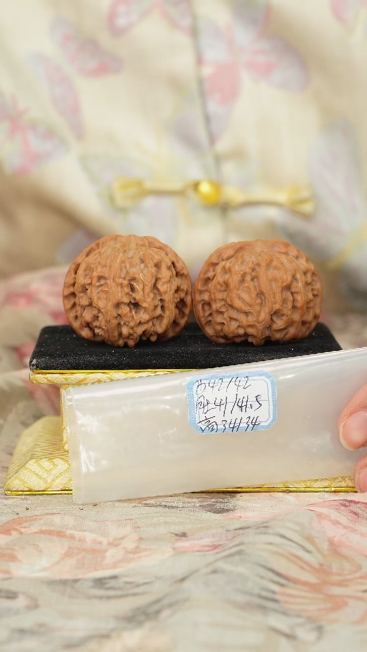 【闪购商品】文玩核桃把件苹果园