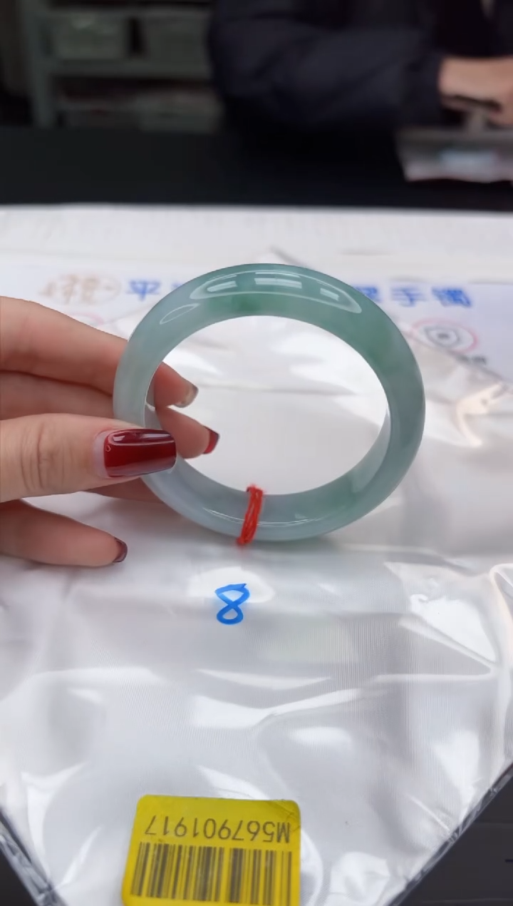 【闪购商品】翡翠手镯未镶嵌，手镯均需要有包容心