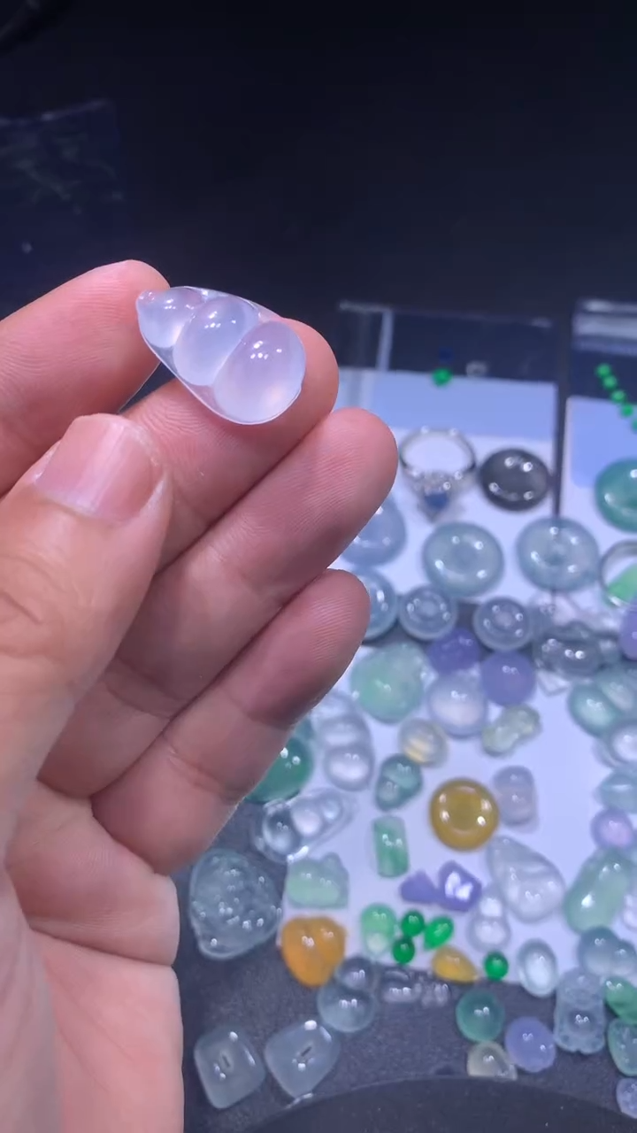 颈饰未镶嵌翡翠豆子