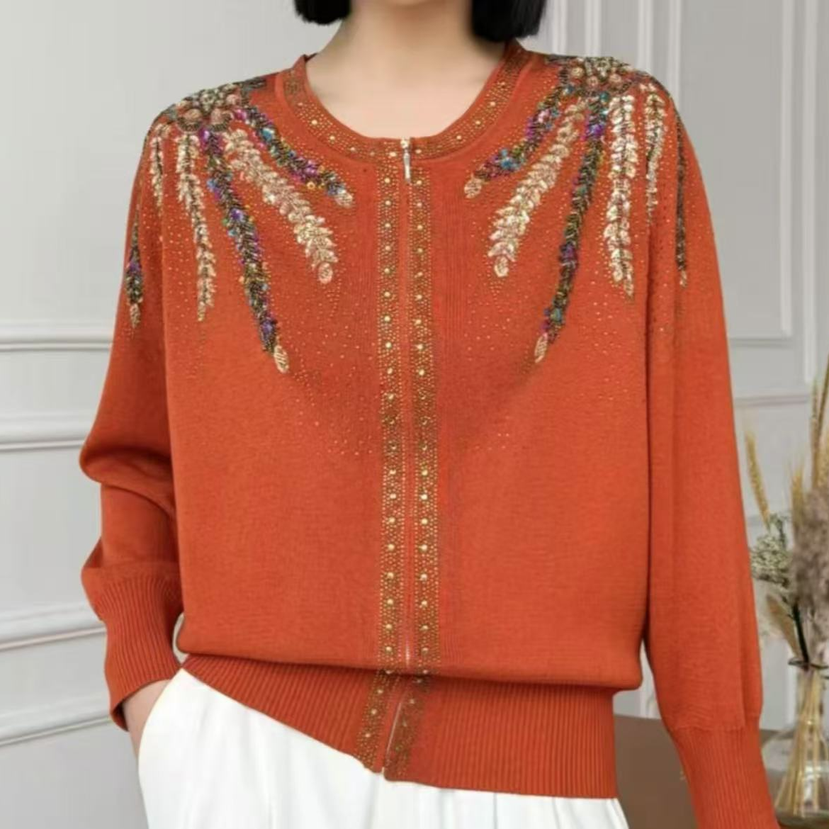 重工艺镶钻凤尾带花纹针织女短款洋气妈妈宽松显瘦打底衫