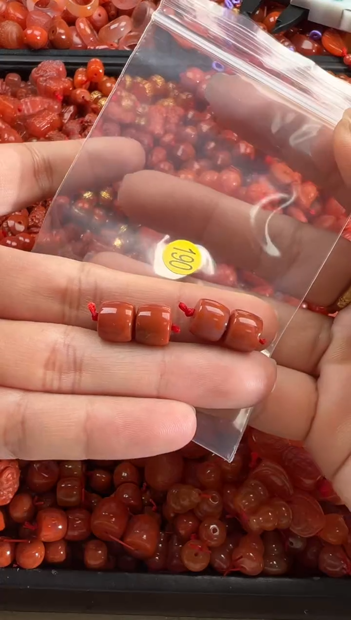 【闪购商品】南红玛瑙颈饰未镶嵌1