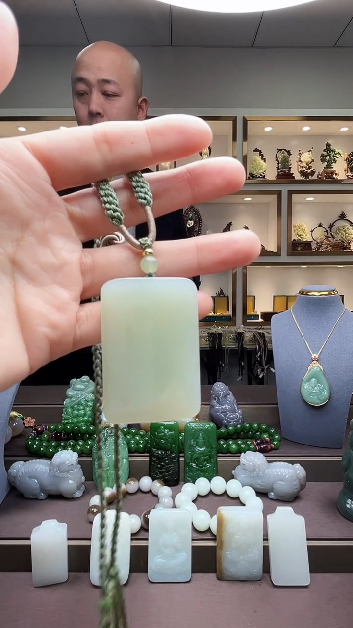 【闪购商品】和田玉颈饰未镶嵌苏