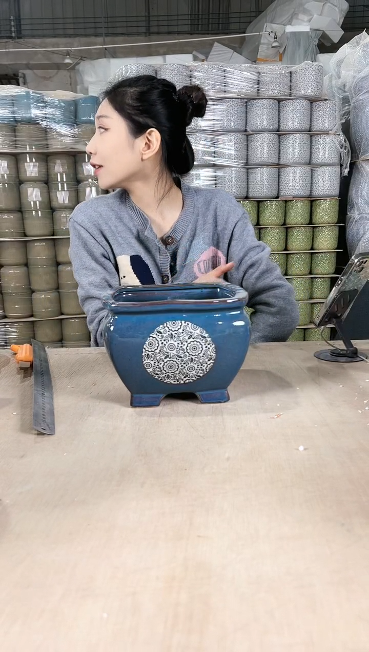 【闪购商品】陶瓷四方蓝花釉勾花大号20x15