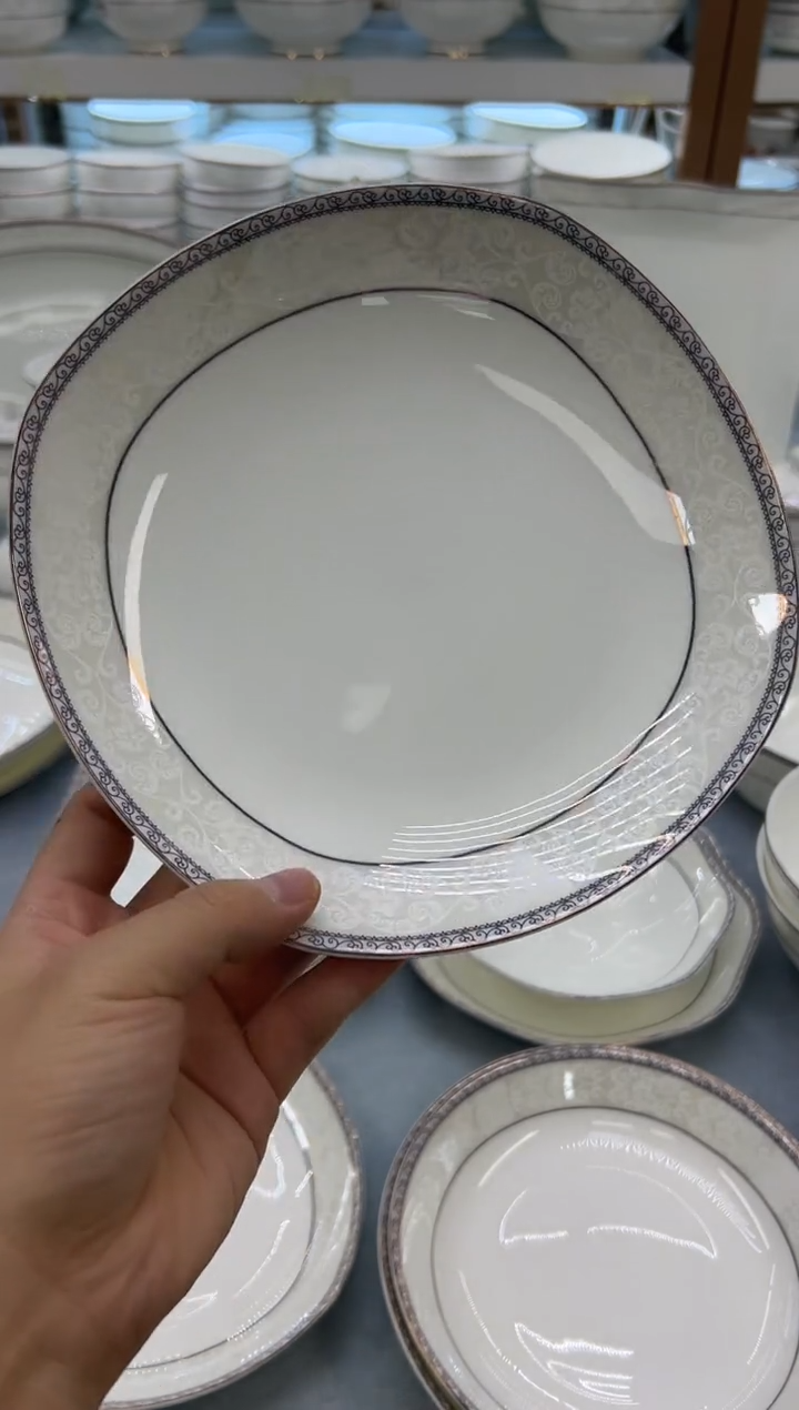 骨瓷玲珑8方2个  