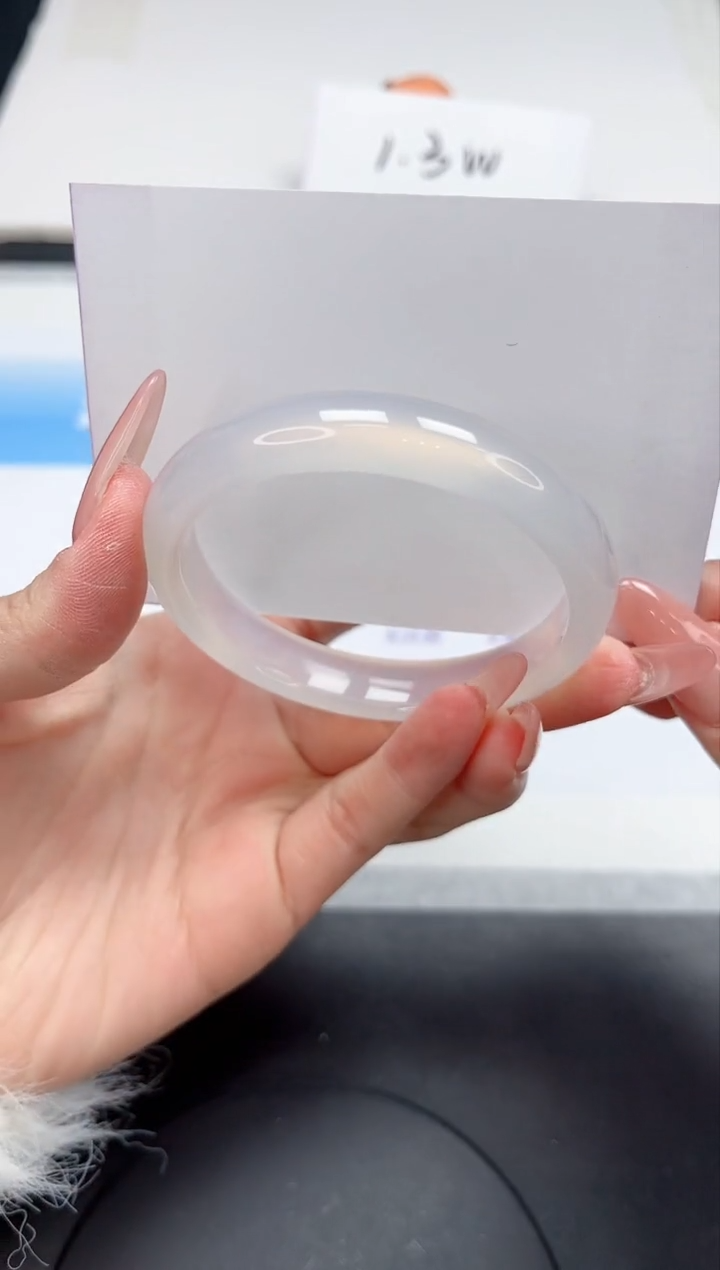 【闪购商品】石英质玉手镯未镶嵌184-54.5