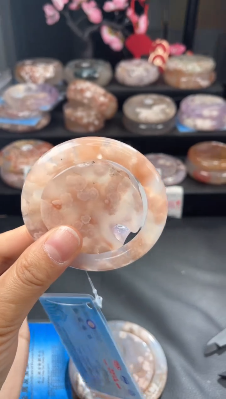 【闪购商品】石英质玉手镯未镶嵌52