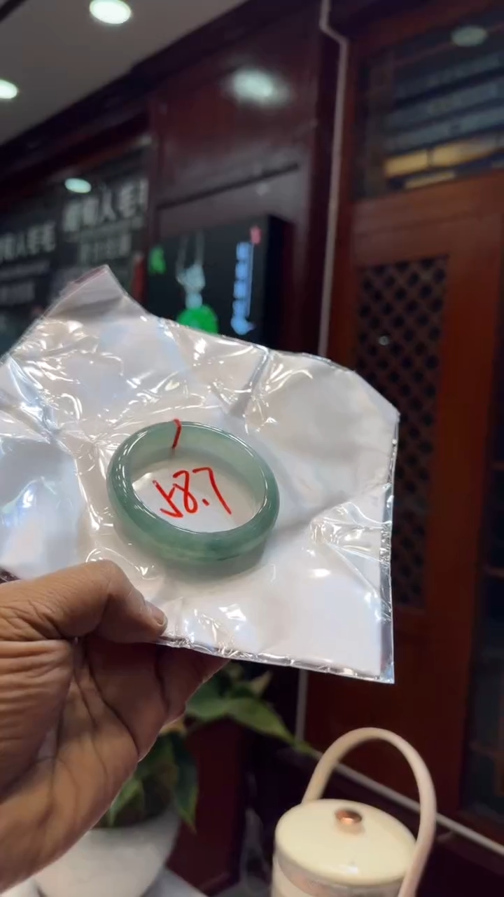 未镶嵌手镯翡翠手镯