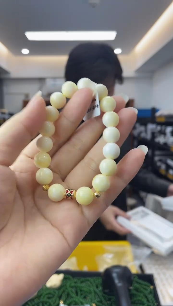 【闪购商品】蜜蜡裸石未镶嵌多样性一件发货