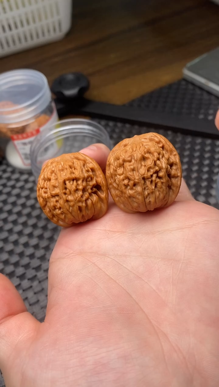 把件文玩核桃微修打底莲花虎头36尺