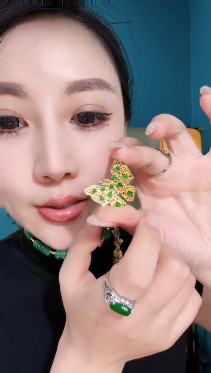 翡翠未镶嵌颈饰吊坠（不含链）