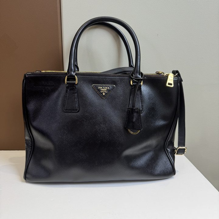 95新 Prada/普拉达 普拉达黑金杀手/YW06107410/7410/护