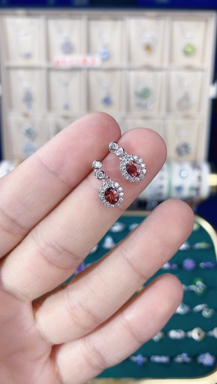 【闪购商品】碧玺耳钉银S925镶嵌带证书