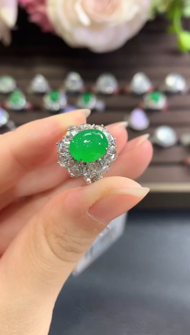 18K金镶嵌戒指翡翠春日珠宝 B312