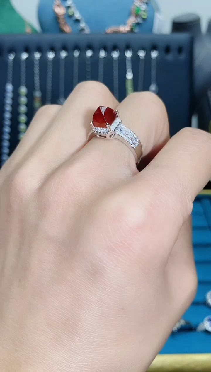 【闪购商品】石榴石戒指银S925镶嵌糖塔