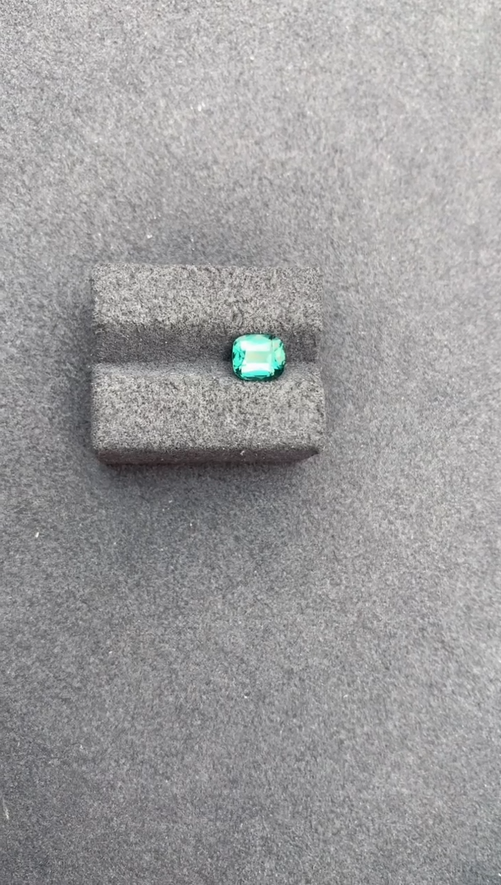 【闪购商品】碧玺裸石未镶嵌1.2ct拉贡碧玺
