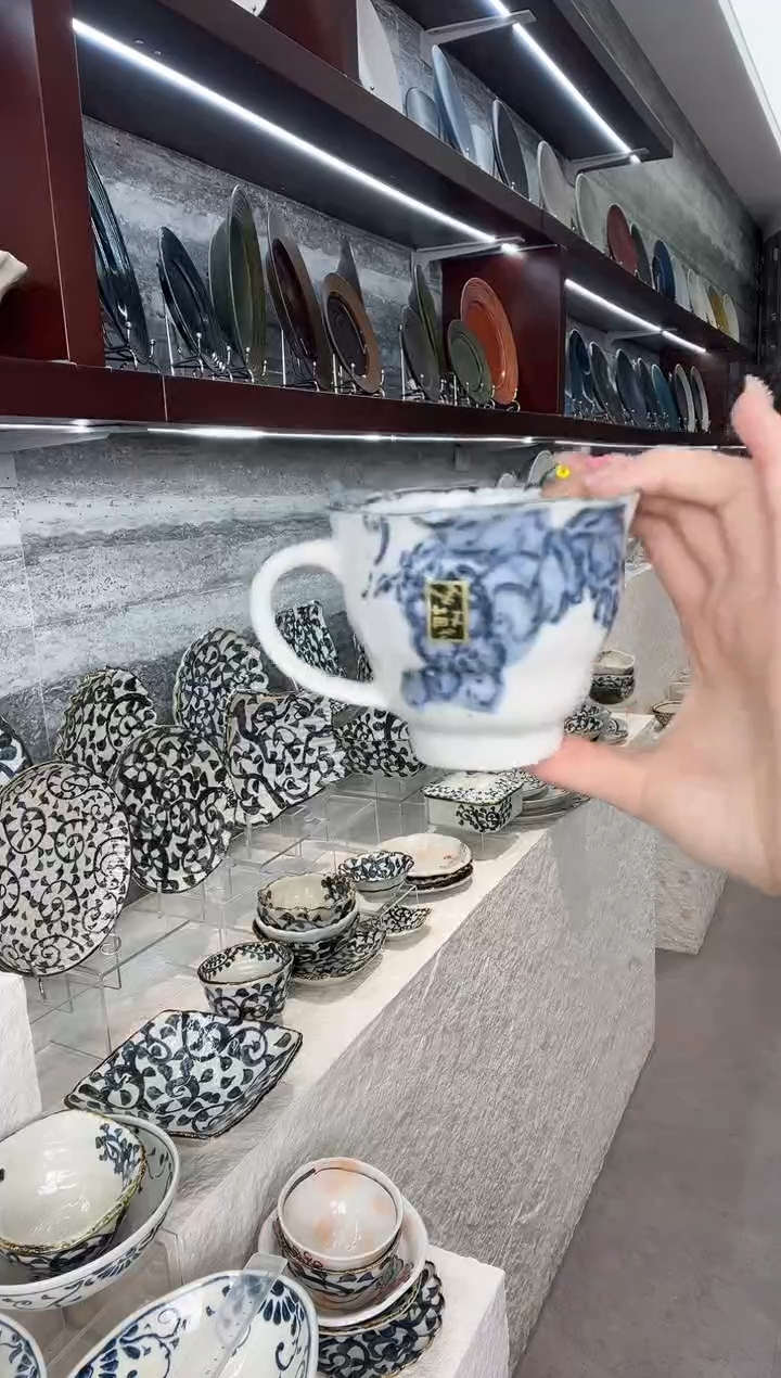 瓷手绘山葡萄马克杯