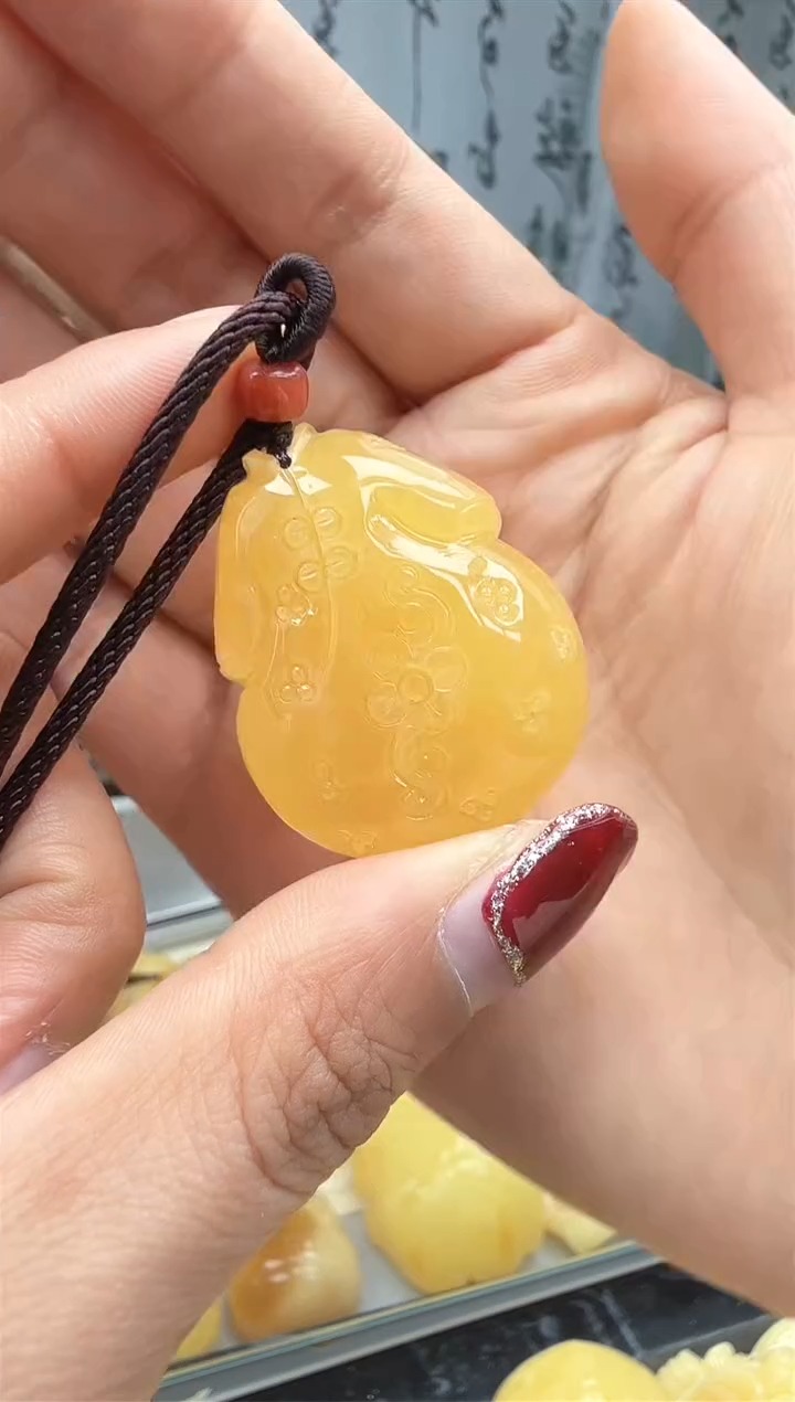 【闪购商品】琥珀裸石未镶嵌挂坠
