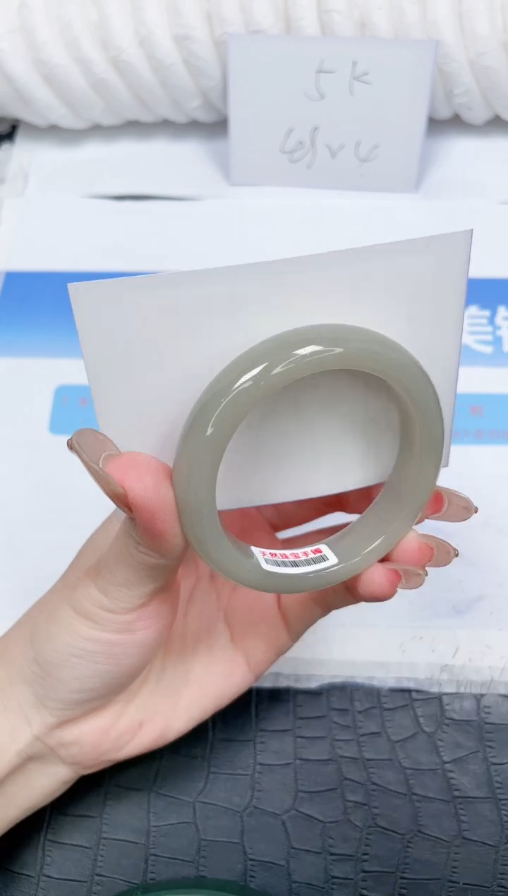 石英质玉手镯未镶嵌33-52