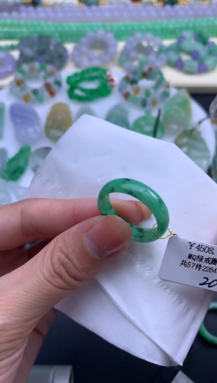 定制翡翠未镶嵌翡翠圈口20多样性发一