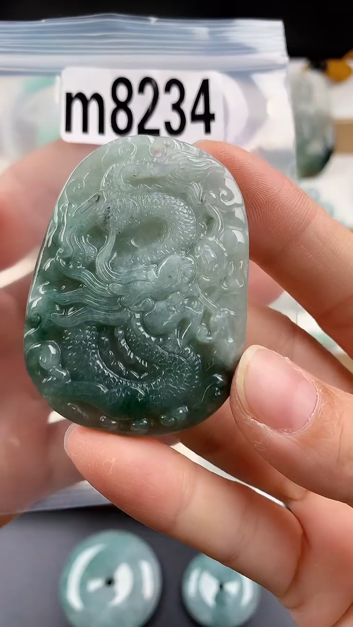 颈饰未镶嵌翡翠天然翡翠吊坠挂件