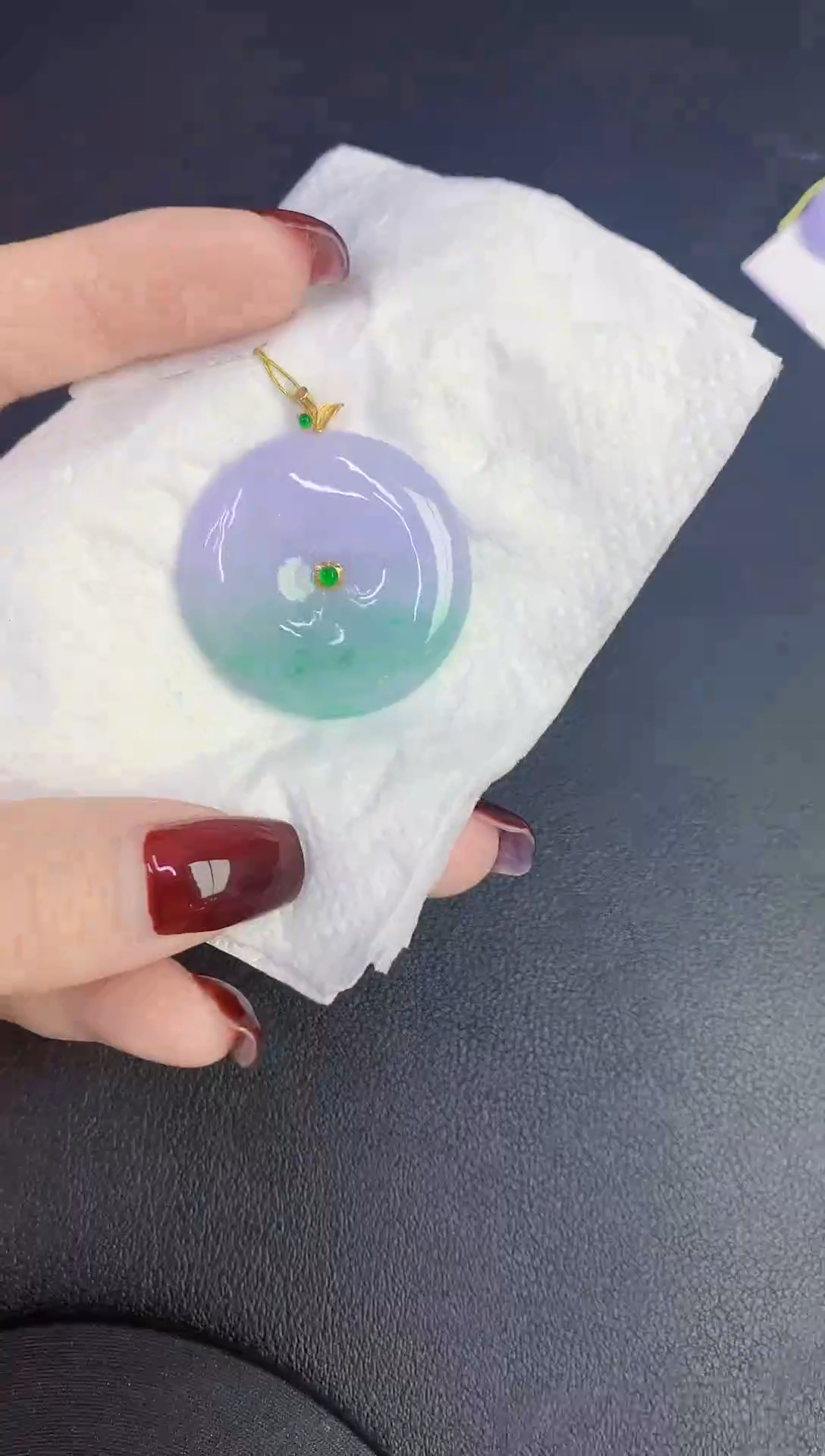 颈饰18K金镶嵌翡翠缅甸天然翡翠A货