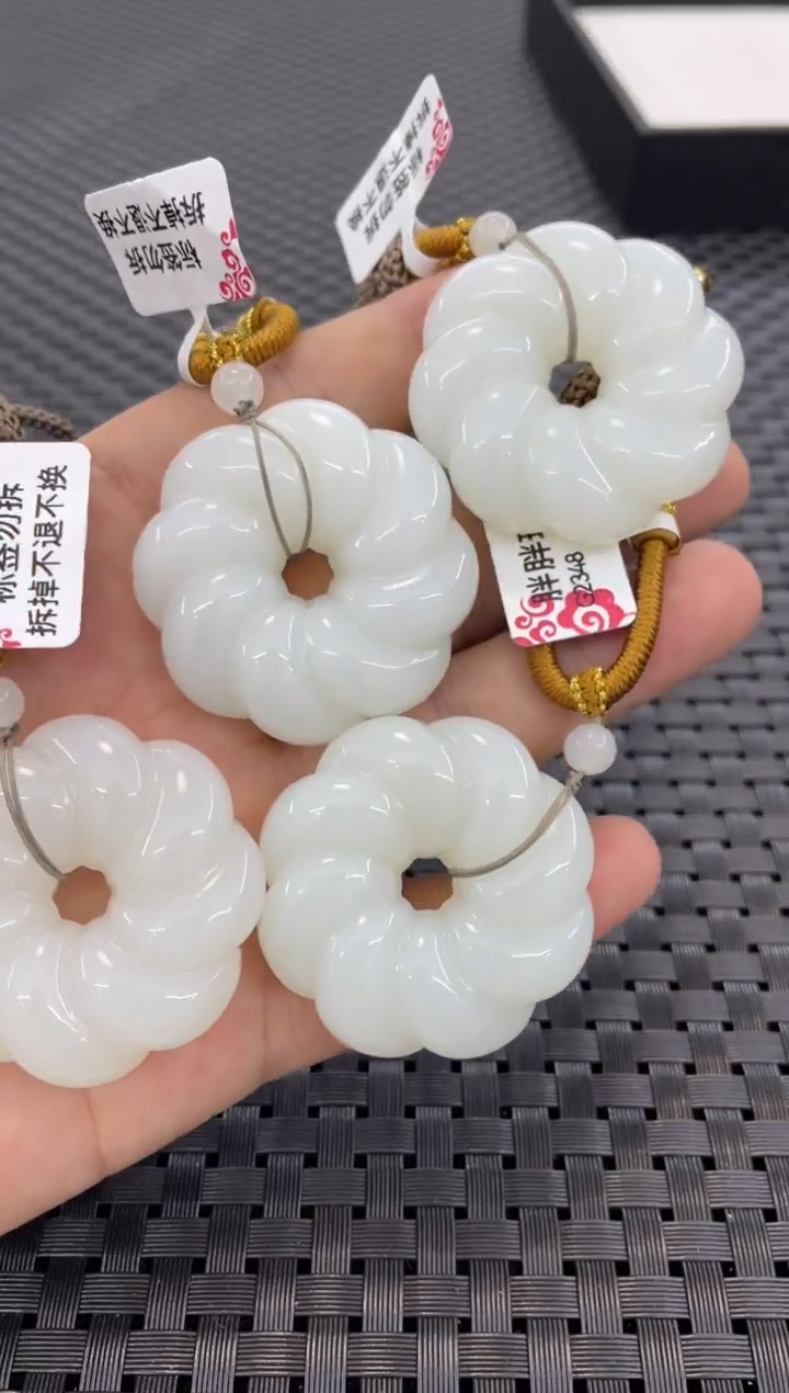 颈饰未镶嵌和田玉莫比乌斯环（多样性发一件）G2348