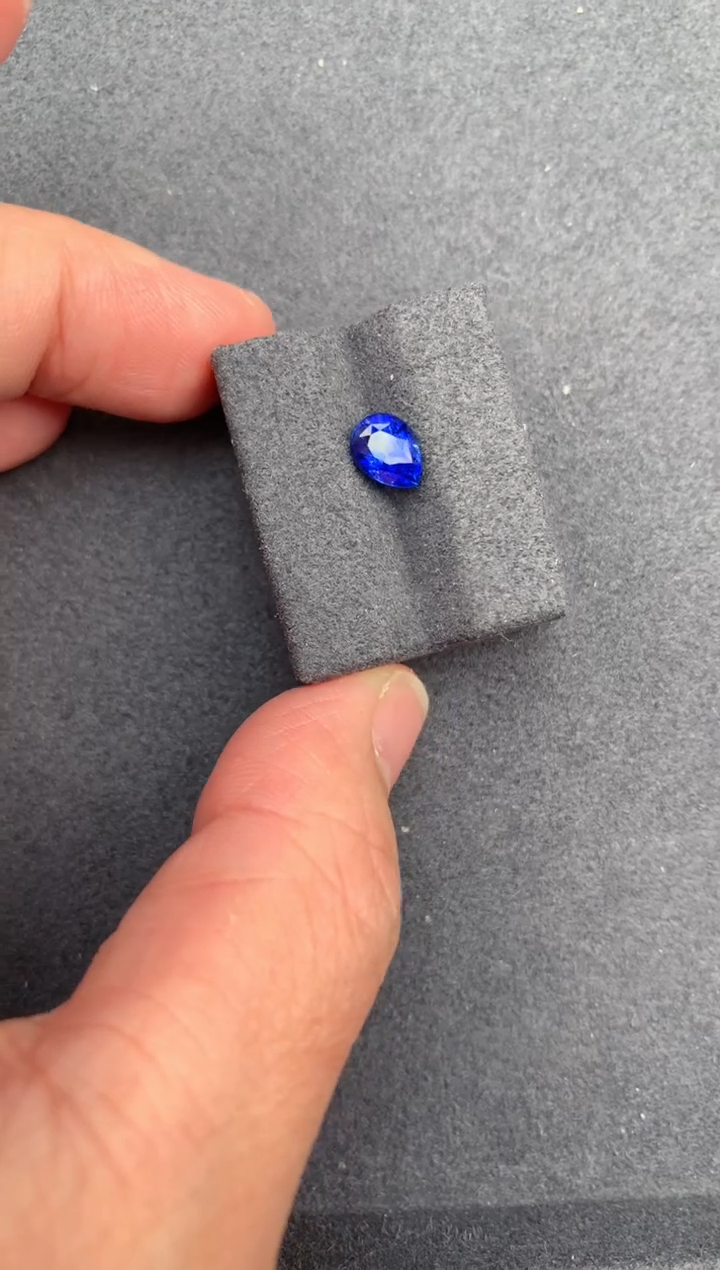 【闪购商品】蓝宝石裸石未镶嵌1.3ct皇家蓝