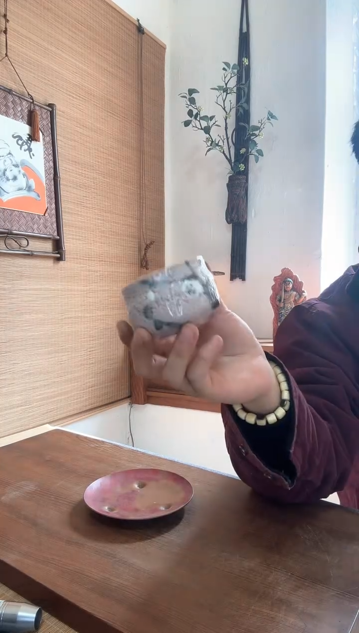 【闪购商品】杯中古品个别存有岁月痕迹，谨慎下单哦~