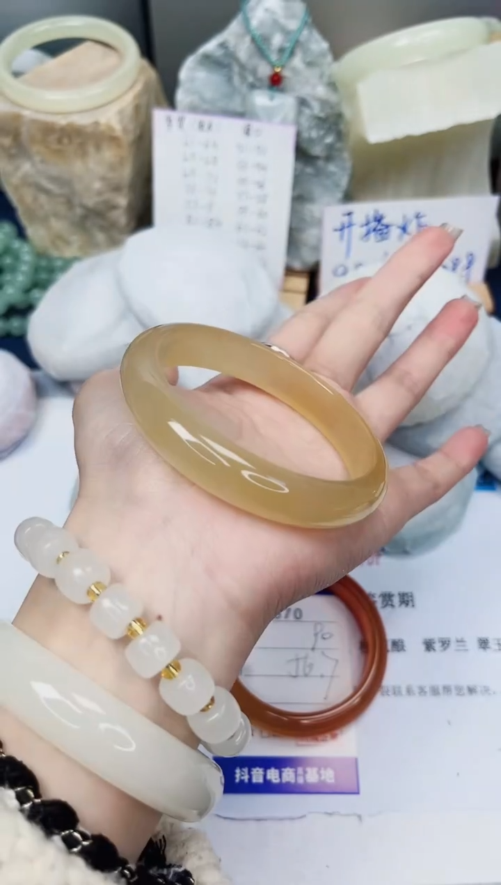 【闪购商品】石英质玉手镯未镶嵌371-财气镯-圈口61