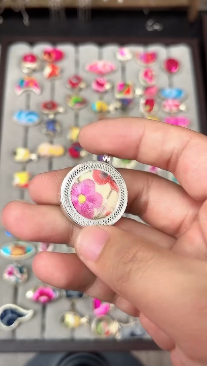 织绣民族风非遗老绣饰品313