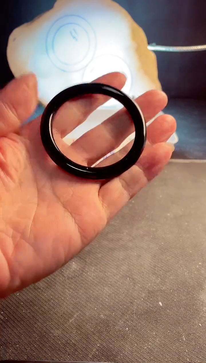 和田玉未镶嵌手镯55圈