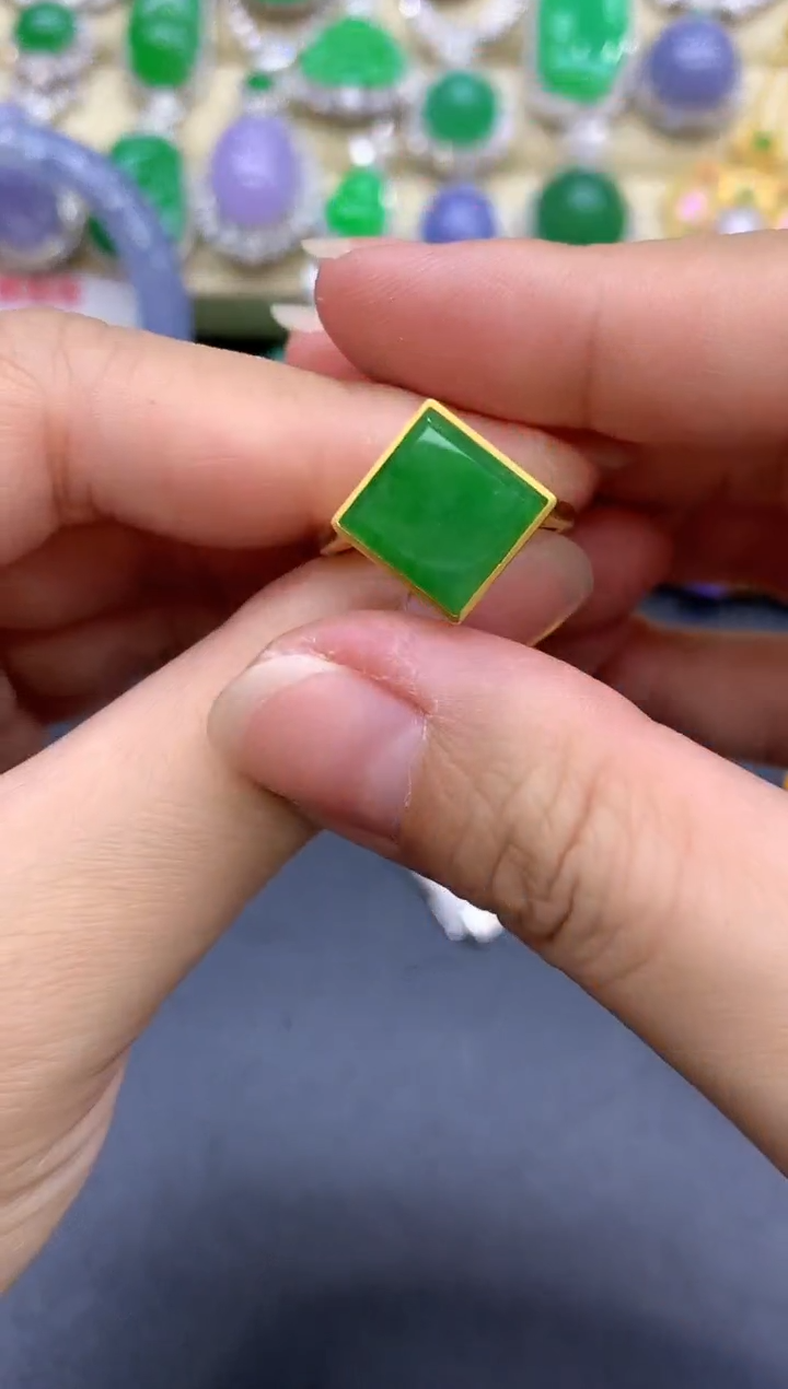 18K金镶嵌戒指翡翠384-中国好珍宝