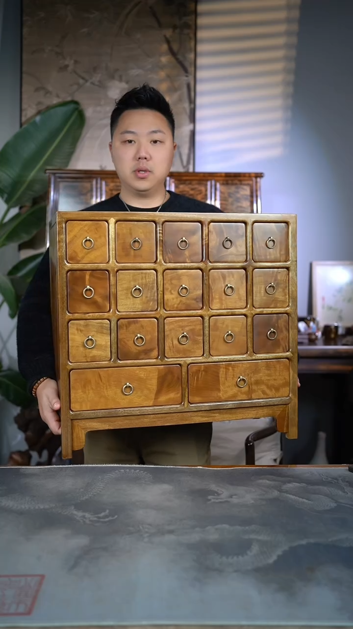 【闪购商品】金丝楠木雕满花精工枯木老料精工多宝柜