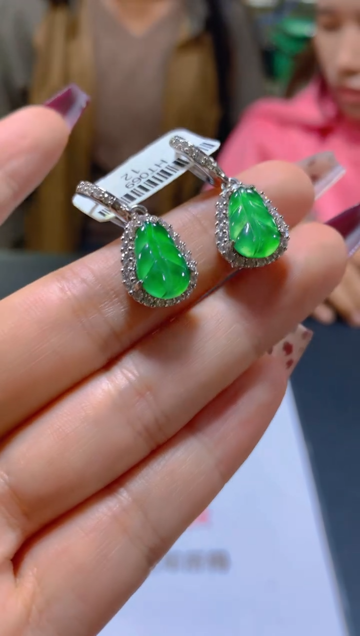 未镶嵌翡翠耳饰多样性发一