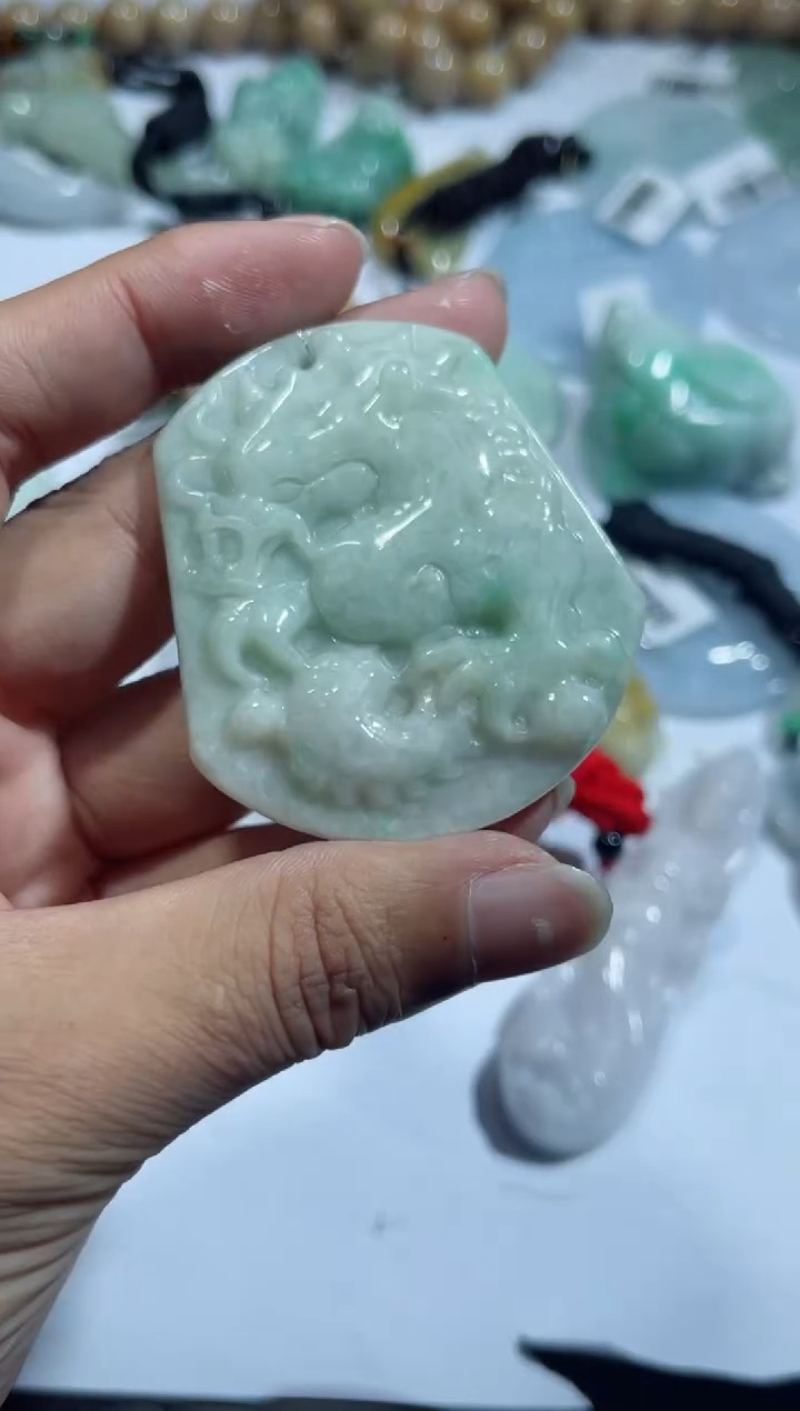 【闪购商品】翡翠吊坠(不含链)未镶嵌00001127