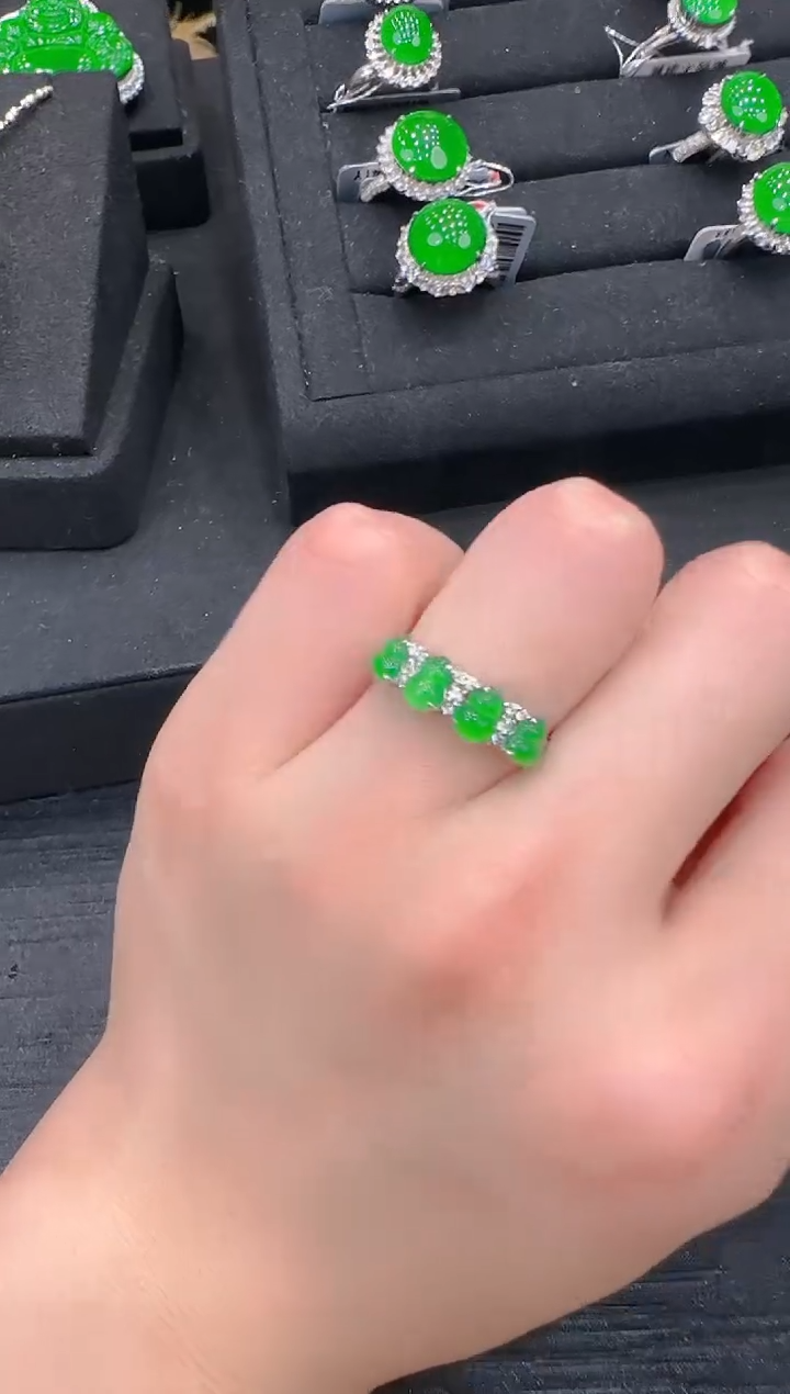 【闪购商品】翡翠戒指18K金镶嵌天然翡翠A货