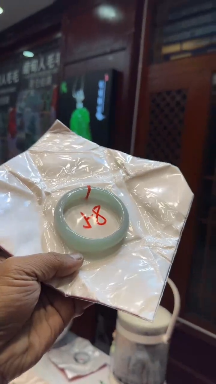 未镶嵌手镯翡翠手镯