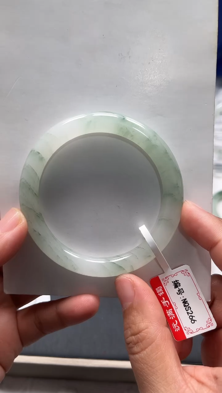 【闪购商品】石英质玉手镯未镶嵌NQS266
